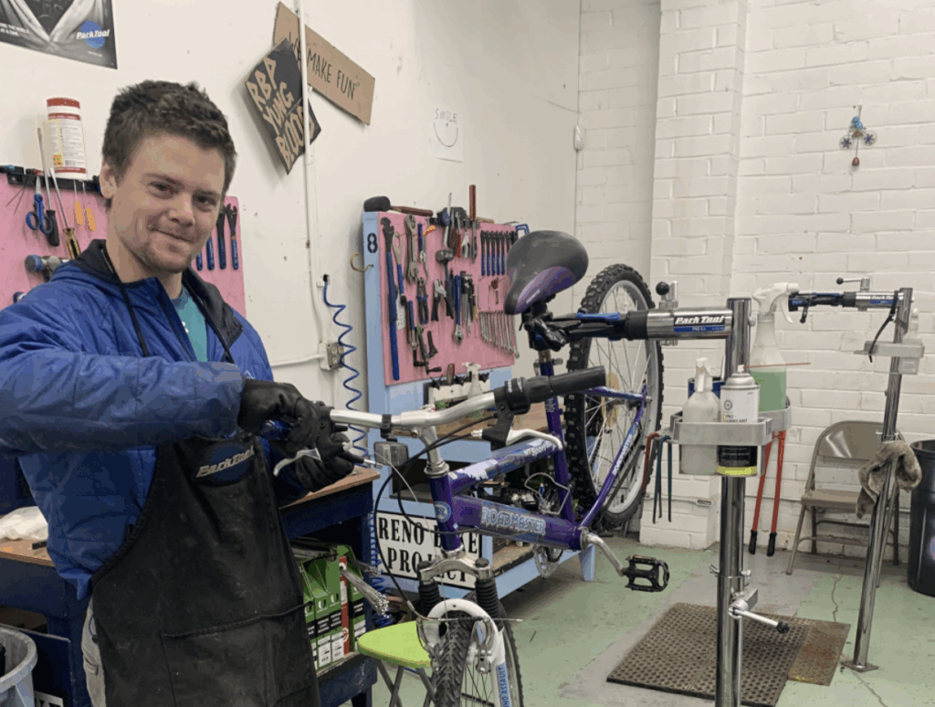 Hydraulic Disc Brakes / Bleeding Class